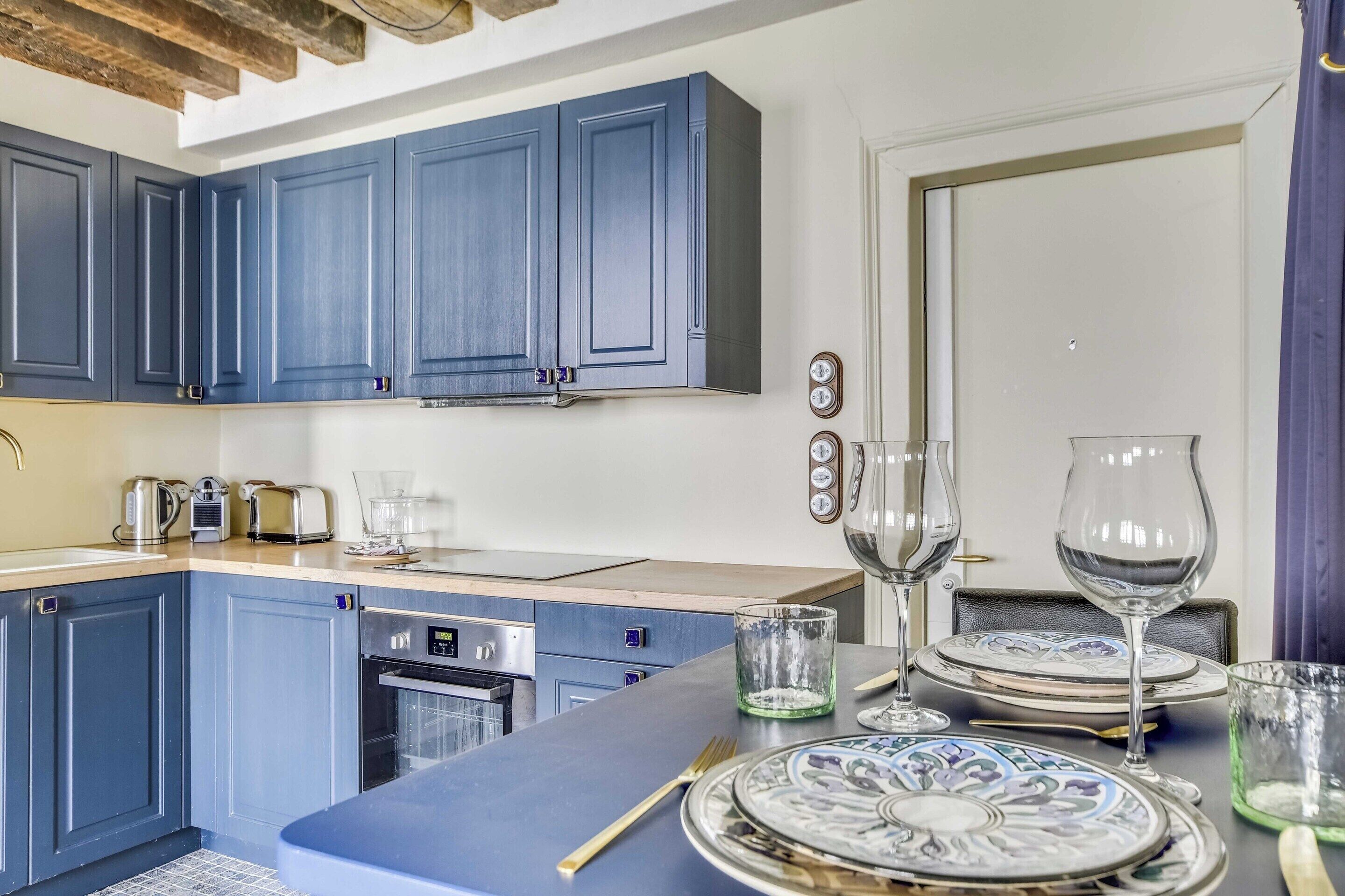 Appartement | Privékeuken | Een koelkast, een oven, een kookplaat, een vaatwasser