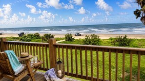 Property grounds - Beachfront Lux House, Steps to Beach, Fire Pit, Deck, Outdoor Projector, Karaoke (Bolivar Peninsula)