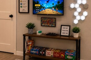 Game room - Beachfront Lux House, Steps to Beach, Fire Pit, Deck, Outdoor Projector, Karaoke (Bolivar Peninsula)