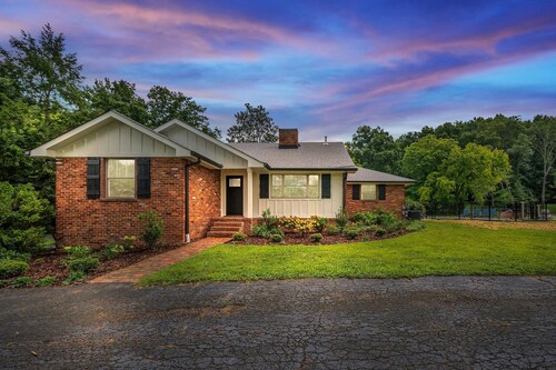 Evergreen Cottage Escape