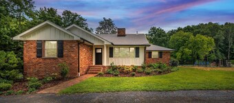 Evergreen Cottage Escape