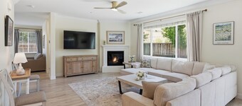 Wine Country Retreat w/ Hot Tub & Views