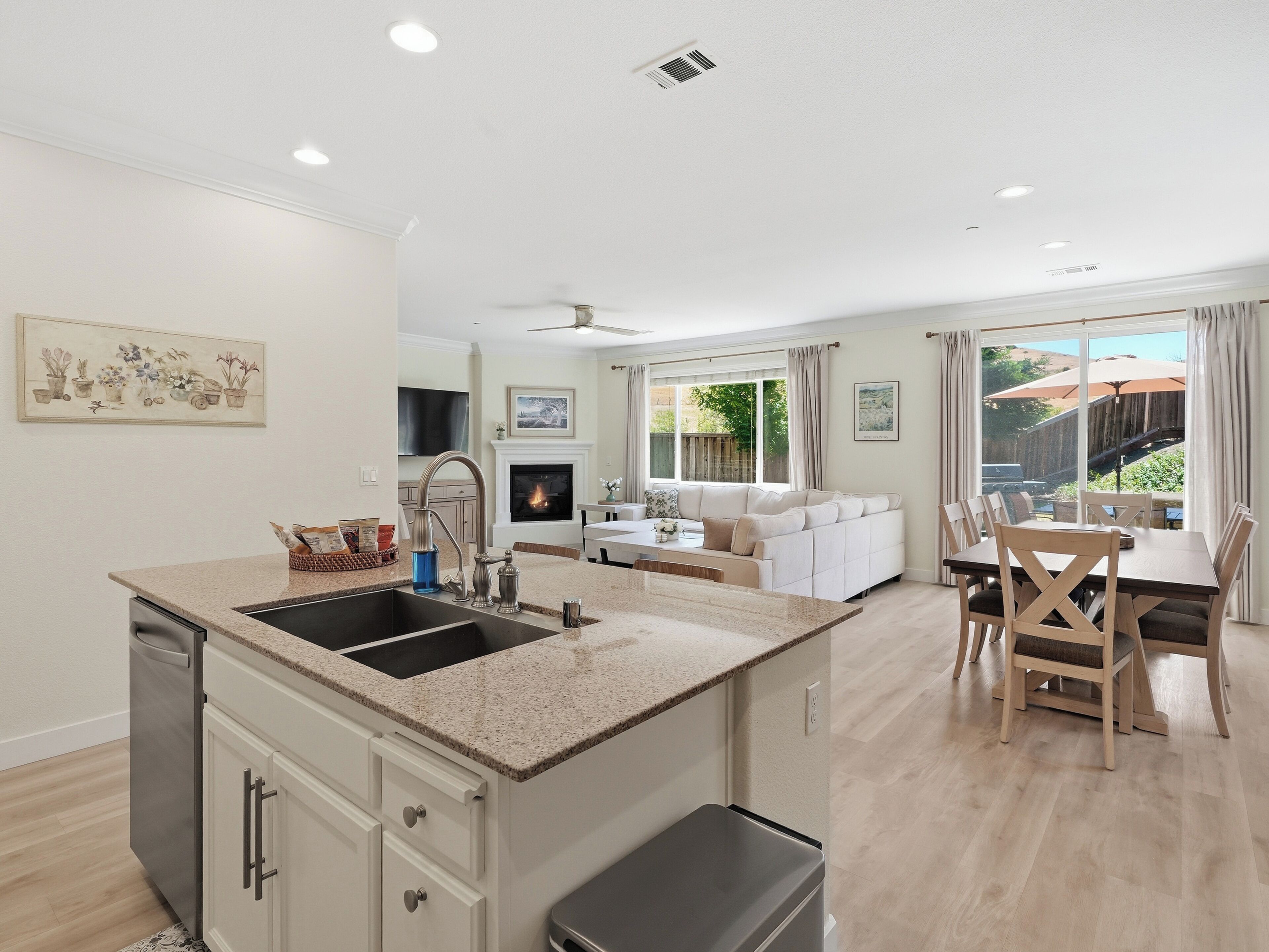 Wine Country Retreat W/ Hot Tub & Views - 발레이오