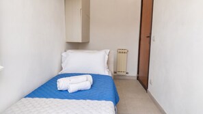 Room - Urban Nest Alghero - Two Bedroom Apartment, Sleeps 5 (Alghero)