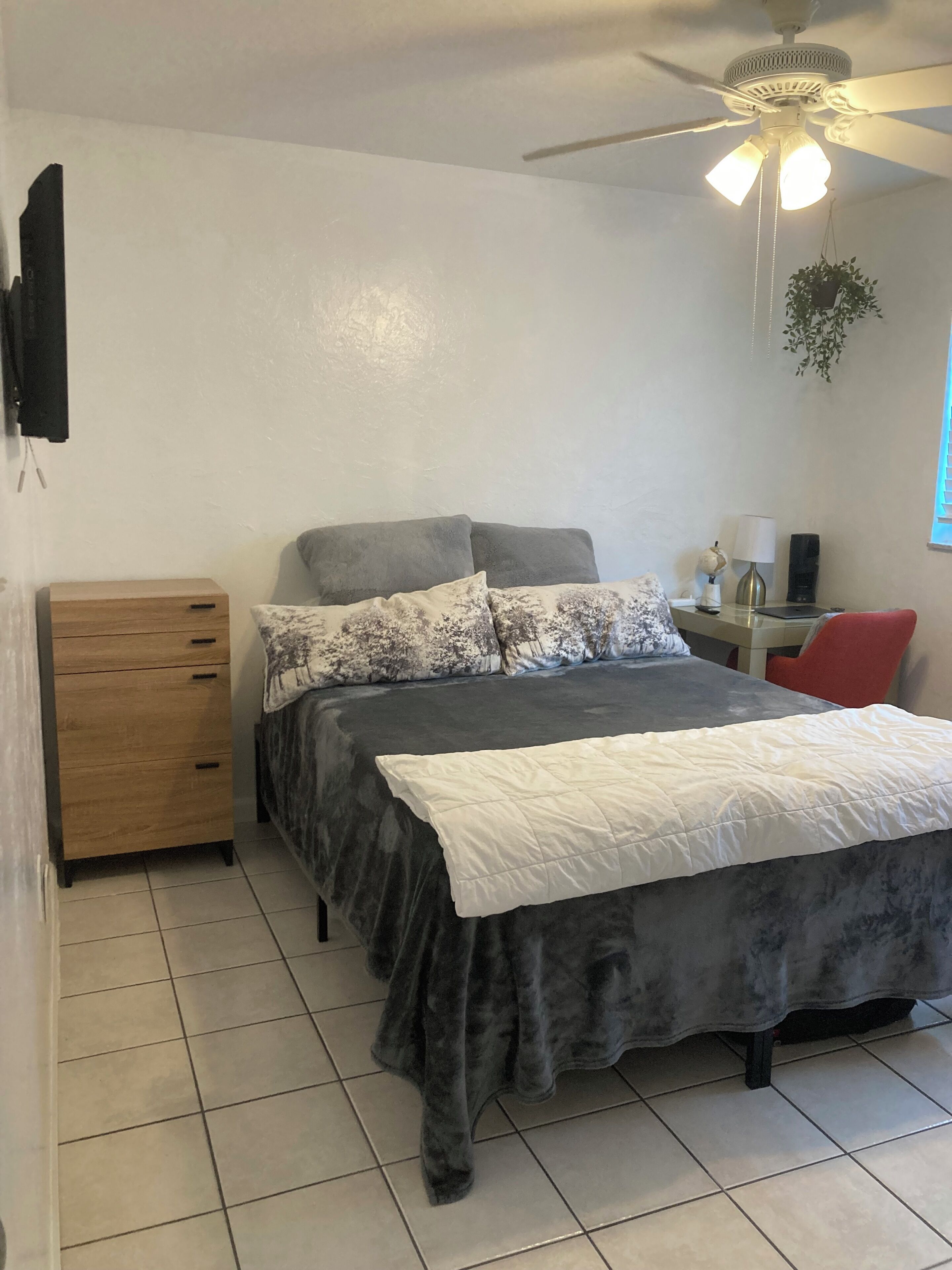 1 Schlafzimmer, Schreibtisch, Bügeleisen/Bügelbrett, kostenloses WLAN