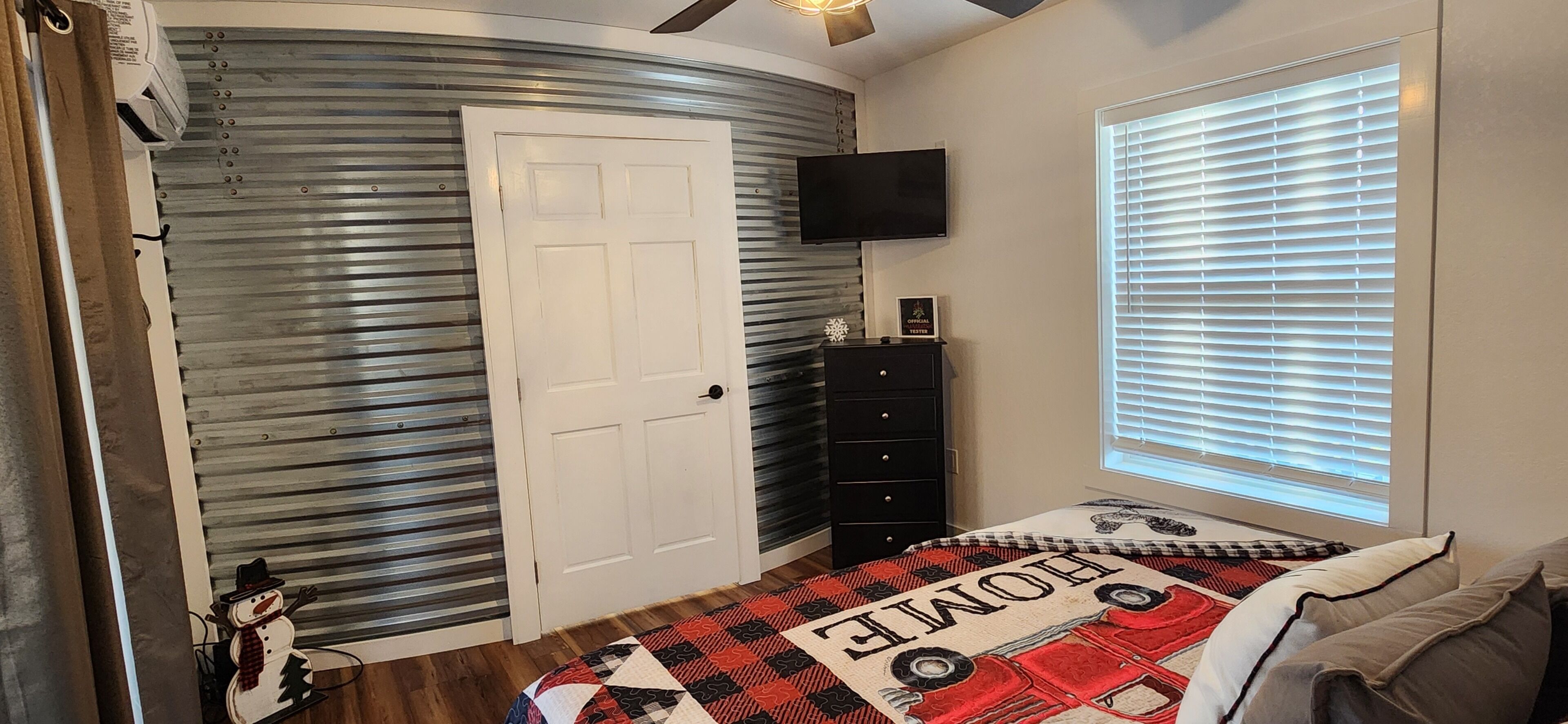 1 bedroom, iron/ironing board, travel cot, free WiFi