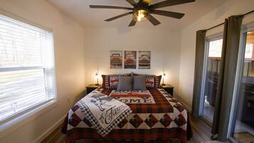 1 bedroom, iron/ironing board, WiFi (free)