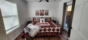 1 bedroom, iron/ironing board, travel crib, free WiFi - Unique Silo Home on Fallow Deer Farm (Sevierville)