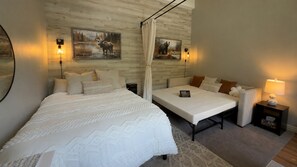 Iron/ironing board, WiFi, bed sheets - Durango Mountain View Loft - Pool & Hot Tub (Durango)