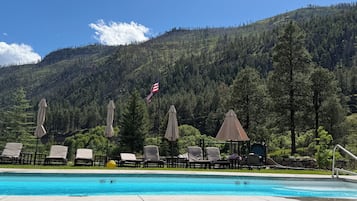 Innenpool, Außenpool