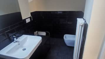 Chambre Double Confort, 1 grand lit, salle de bains privée | Salle de bain