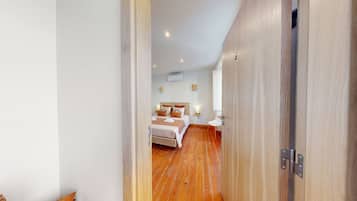 2 bedrooms, iron/ironing board, WiFi (surcharge), bed sheets
