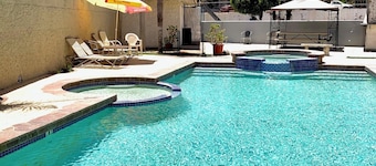 HOTEL BOUGAMBILIAS RESORT INN