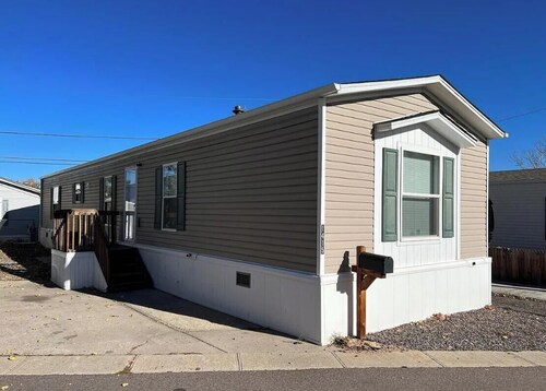 1-bed mobile home with AC, pool,&gym.10 min to Red Rocks 20min Evergreen or City