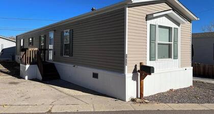 1-bed mobile home with AC, pool,&gym.10 min to Red Rocks 20min Evergreen or City