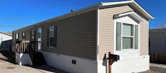 1-bed mobile home with AC, pool,&gym.10 min to Red Rocks 20min Evergreen or City
