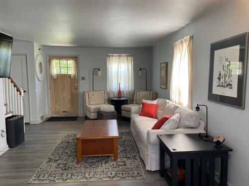 Sunny townhome:walk to UD & stadium