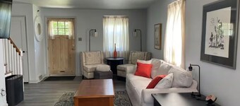 Sunny townhome:walk to UD & stadium