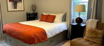 Sunny townhome:walk to UD & stadium