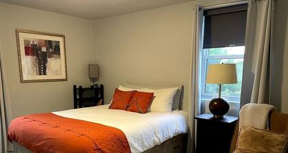 Sunny townhome:walk to UD & stadium