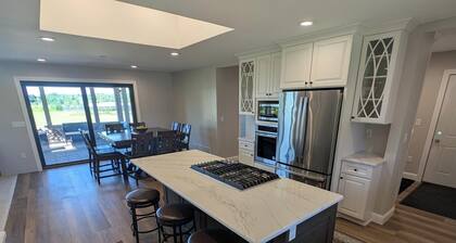 New! Spacious 4-bedroom house in Traverse City just minutes from the beach!