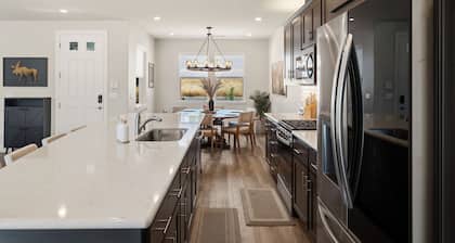 Amazing new home- All the Amenities!