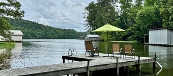 Quiet Waterfront Cabin Getaway w/ Screened Porch & Small Boat Ramp Lake Mitchell