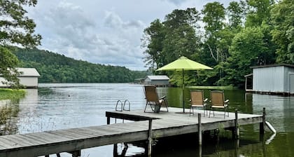 Quiet Waterfront Cabin Getaway w/ Screened Porch & Small Boat Ramp Lake Mitchell