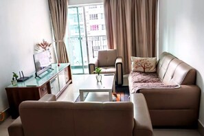 Living area - 2-bedroom apartment in charming Kuala Lumpur with cool vibes (Kuala Lumpur)
