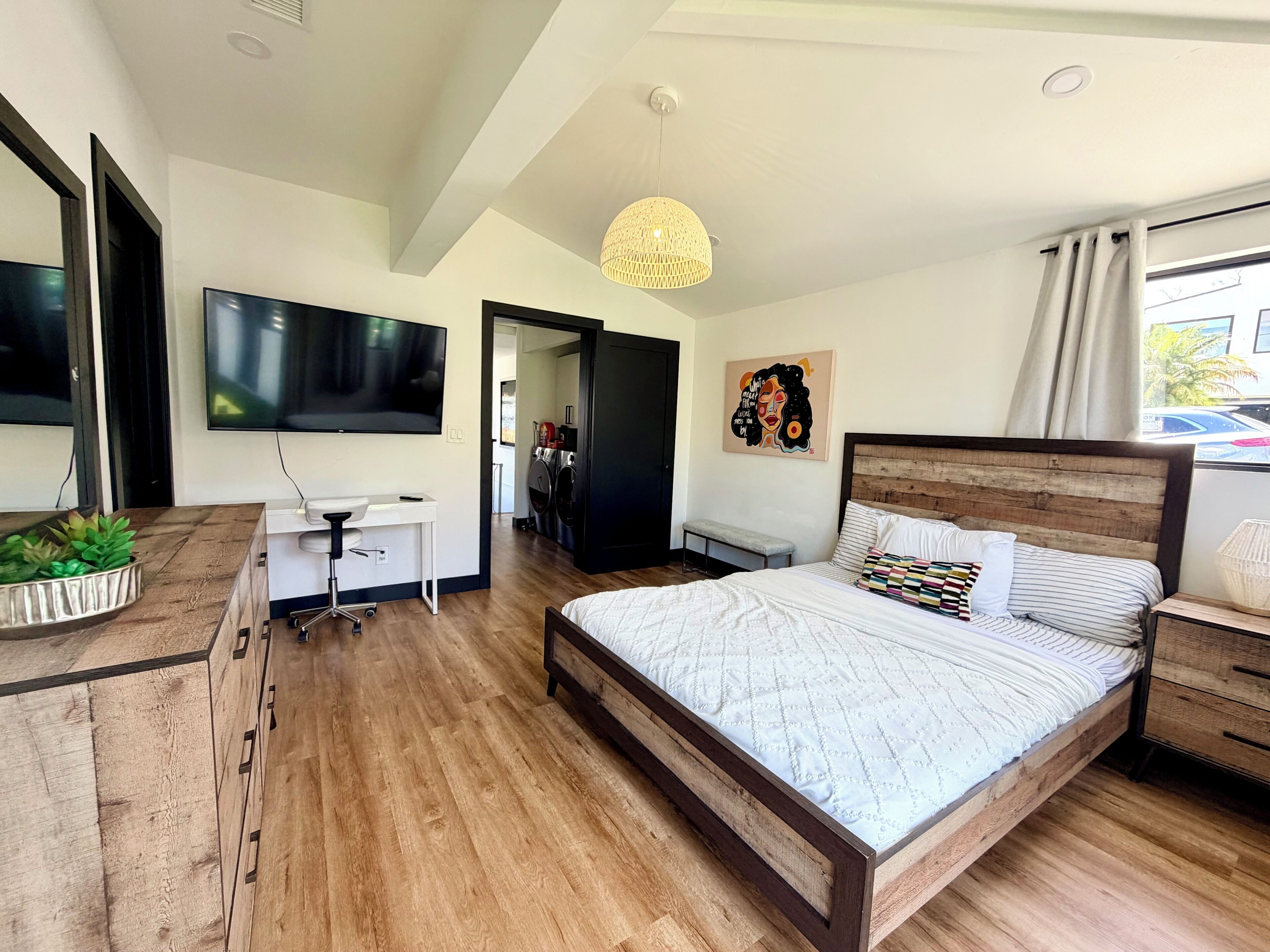 4 bedrooms, WiFi, bed sheets