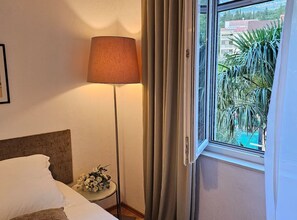 Iron/ironing board, Internet, bed sheets - One Bedroom Apartment with Sea View and Terrace (Slano)