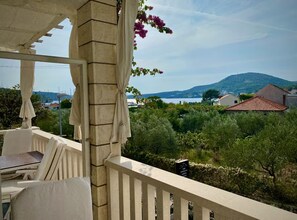 Property grounds - One Bedroom Apartment with Sea View and Terrace (Slano)