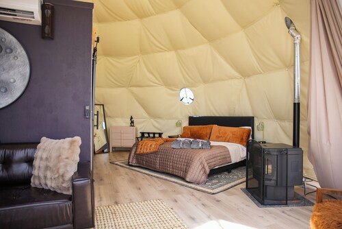 A space cowboy dome stay under Utah skies!