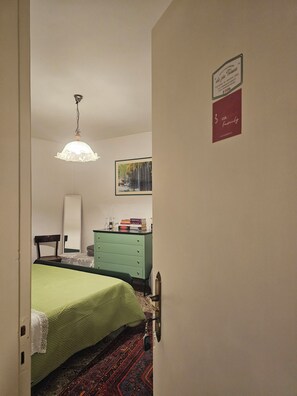 Coffres-forts dans les chambres, Wi-Fi gratuit, draps fournis