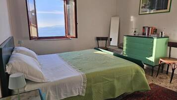 1 bedroom, in-room safe, free WiFi, bed sheets