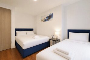 Iron/ironing board, Internet, bed sheets - Luxury City Centre Apartment | Walk to Stadium (Cardiff)