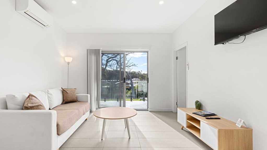 Modern 1 Bed Apartment - 6 Min Walk To Beach - Jervis Bay