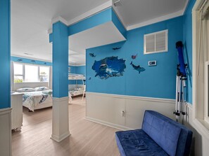 3 habitaciones, tabla de planchar con plancha, wifi y ropa de cama 