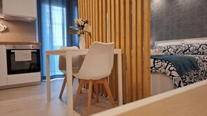 1 chambre, fer et planche à repasser, Wi-Fi gratuit, draps fournis