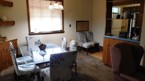 Suite | Dining - Historic Matewan House Lodging (Matewan)
