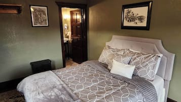 Double Room, 1 Queen Bed
