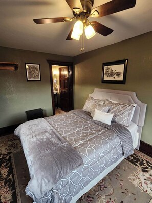 Double Room, 1 Queen Bed | Free WiFi - Historic Matewan House Lodging (Matewan)