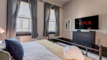 3 bedrooms, desk, iron/ironing board, free WiFi