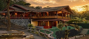 Cozzy Pesona Wisata Alam Ciparay Endah