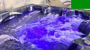 Indoor spa tub