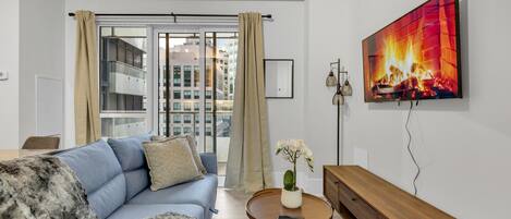 Luxury Apartment, Non Smoking, Private Bathroom | Living area