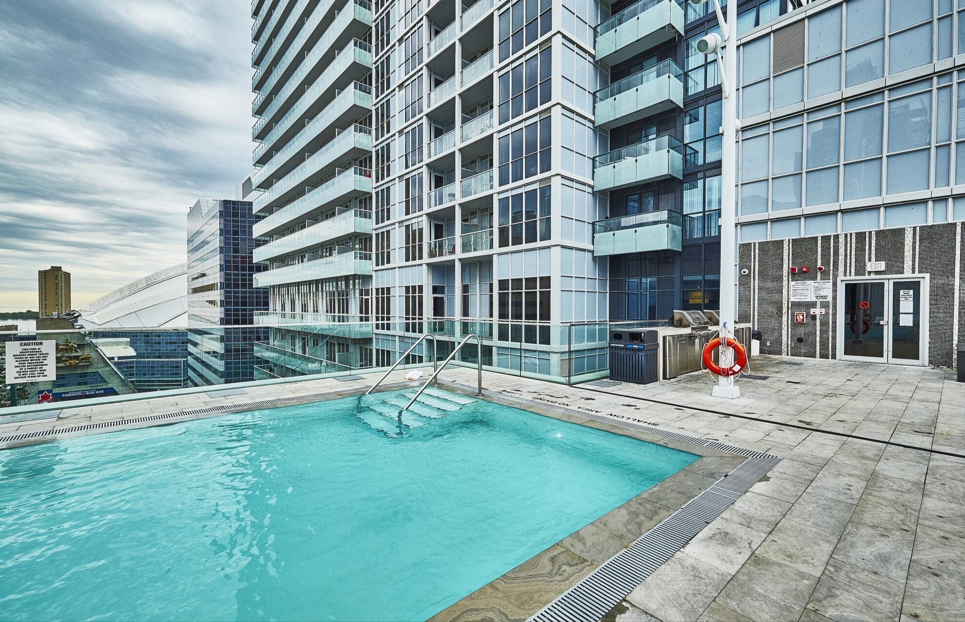 Piscine extérieure (ouverte en saison)