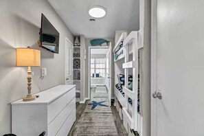 2 bedrooms, iron/ironing board, Internet, bed sheets - The Salty Clover-A fully remodeled home with private neighborhood beach access! (North Topsail Beach)