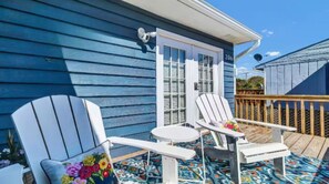 Terrace/patio - The Salty Clover-A fully remodeled home with private neighborhood beach access! (North Topsail Beach)
