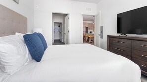 Desk, iron/ironing board, WiFi, bed sheets - Landing | Modern 1BD, Gym, Clubhouse (North Fort Myers)